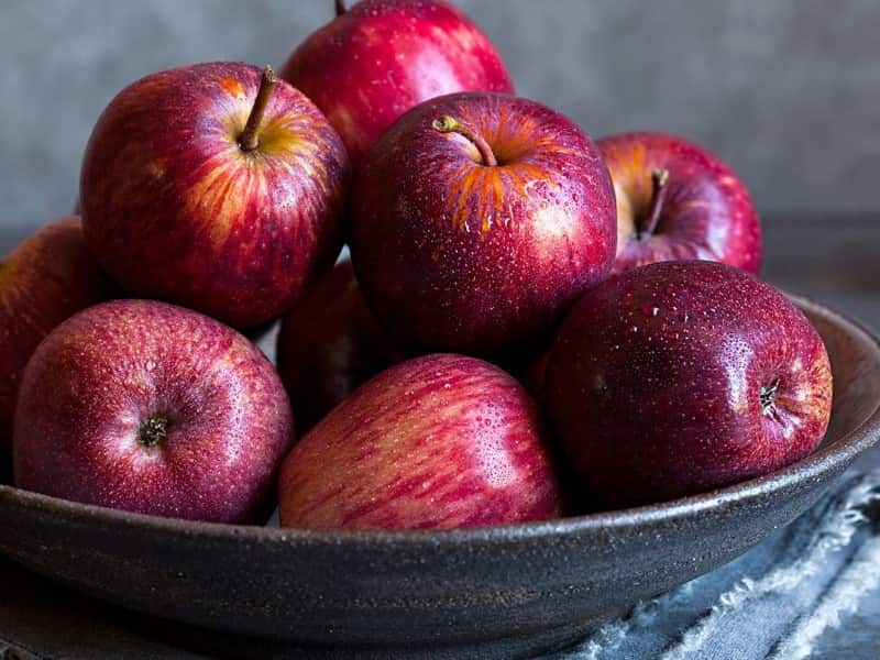 سیب قرمز آناناسی ارومیه درجه یک